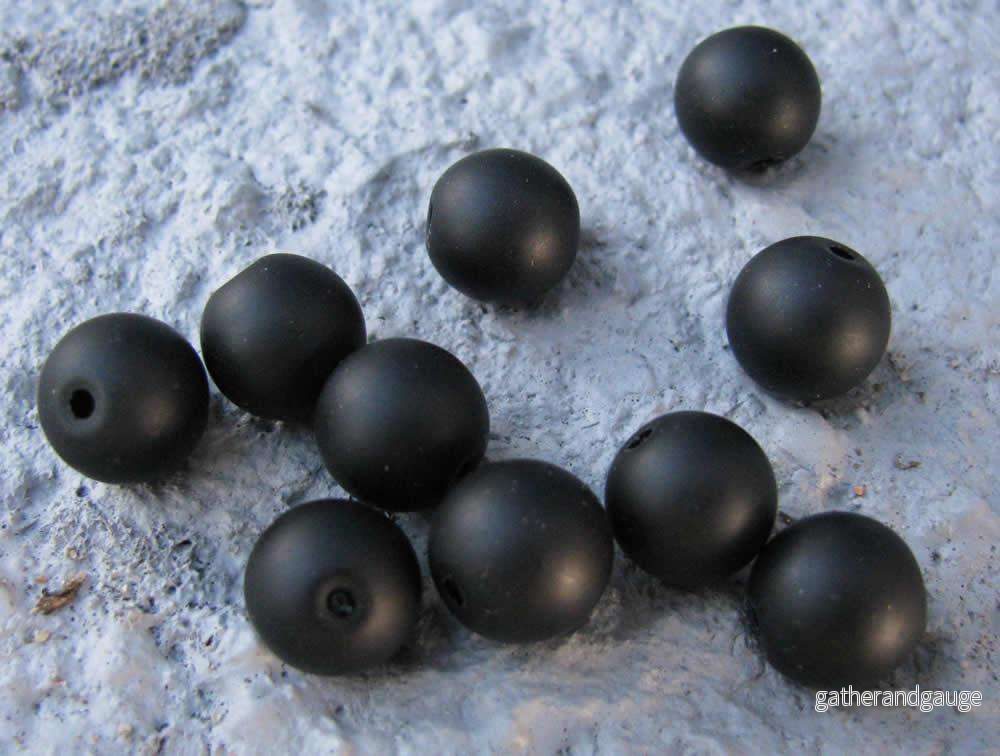 Frostad Agat – Svart 10 mm, 1 sträng Frostad Agat – Svart 10 mm, 1 sträng