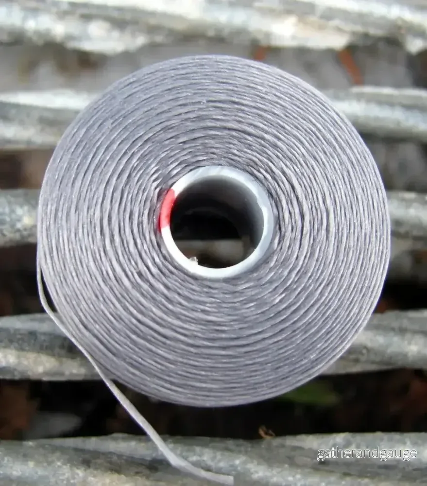 S-Lon Bead Thread – Grey Storlek D, 1 Rulle S-Lon Bead Thread – Grey Storlek D, 1 Rulle
