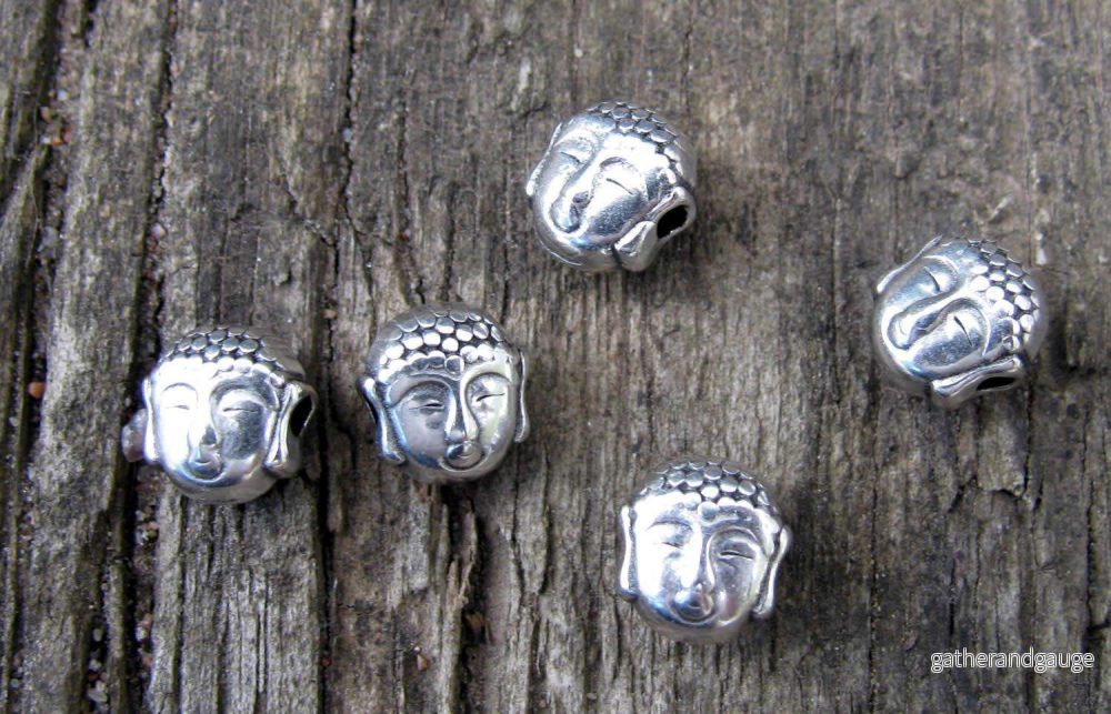 Mellandel Silverfärgad – Mindre Buddha-huvud 7×5,2mm, 5-pack Mellandel Silverfärgad – Mindre Buddha-huvud 7×5,2mm, 5-pack