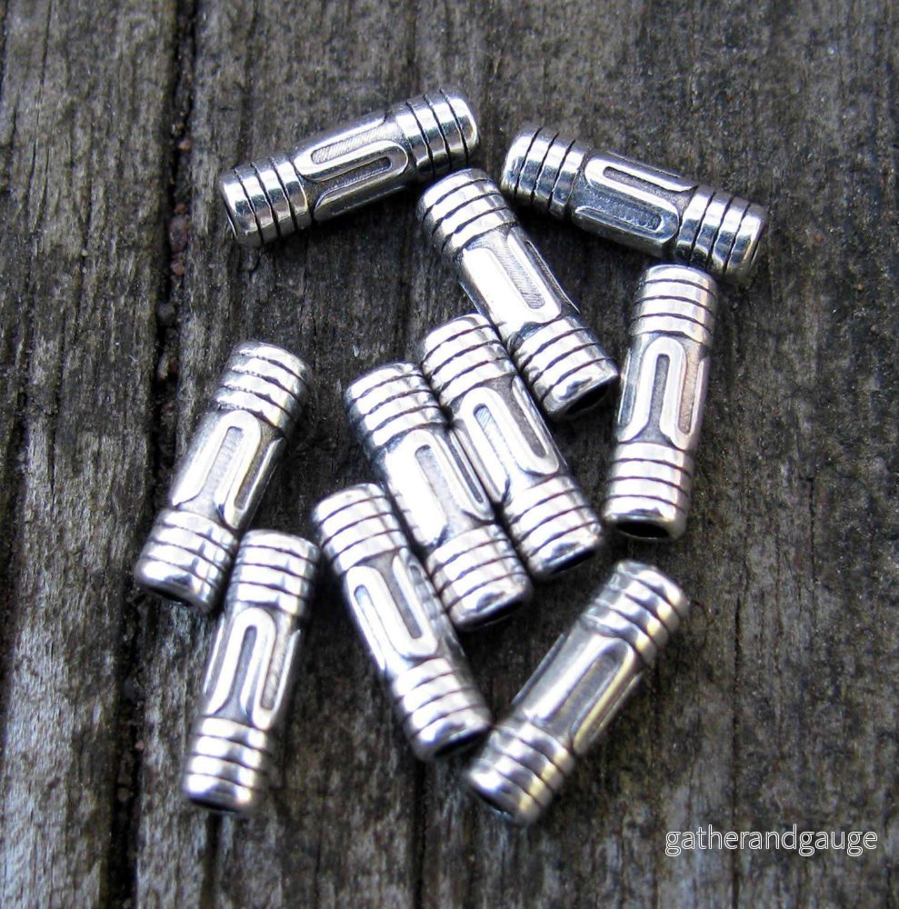 Mellandel Silverfärgad – Rör med ränder 9x3mm, 10-pack