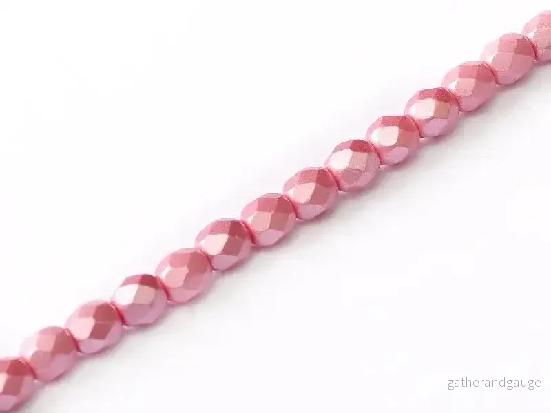Tjeckiska Firepolish - Pastel Pink 4 mm, 1 sträng