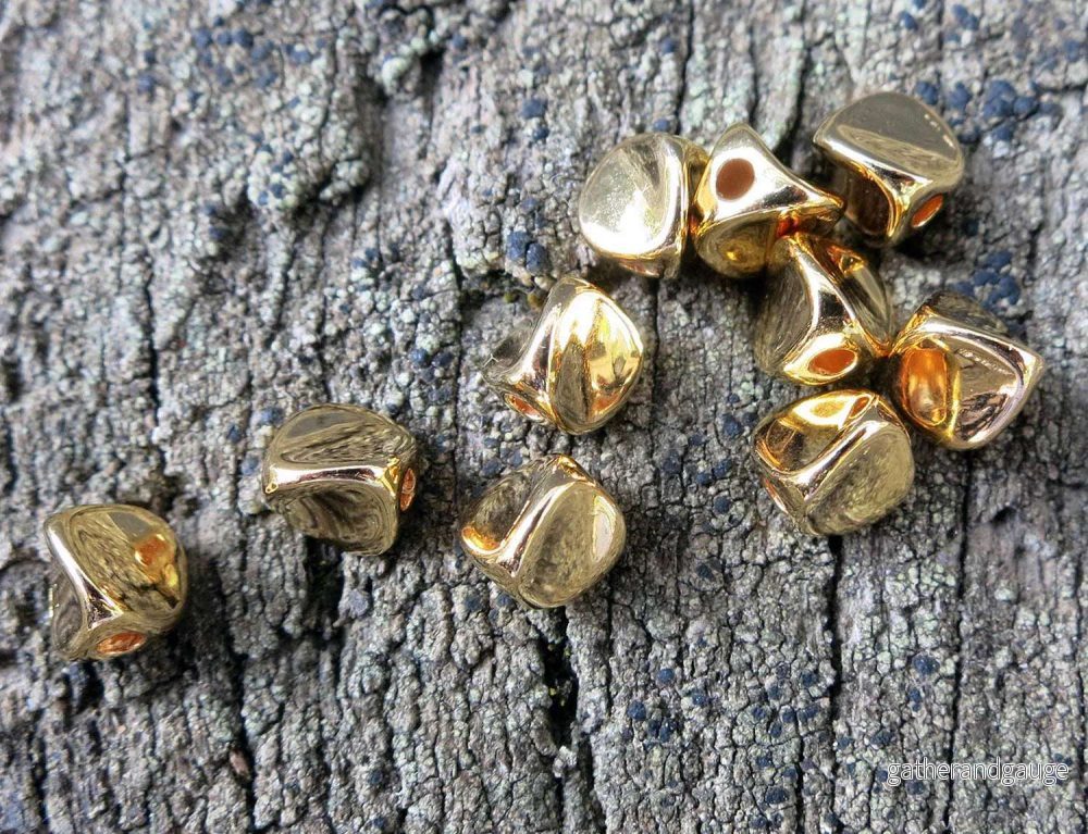Mellandel 24K Guldpläterad - Oregelbunden 5 mm 10-pack