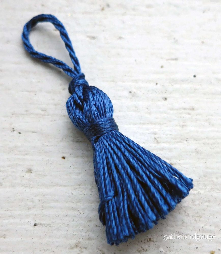 Silkestofs - Mörkblå 3,5 cm, 1 styck