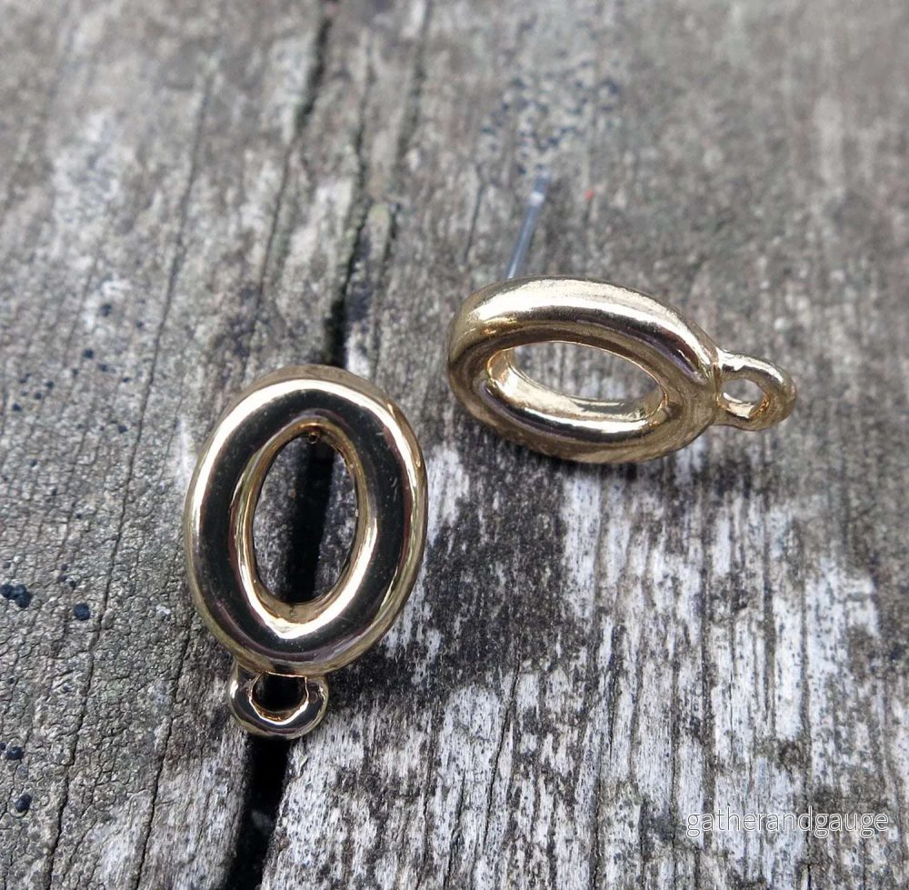 Örstickare Guldfärgad - Ihålig Oval 8x10mm, 2-Pack