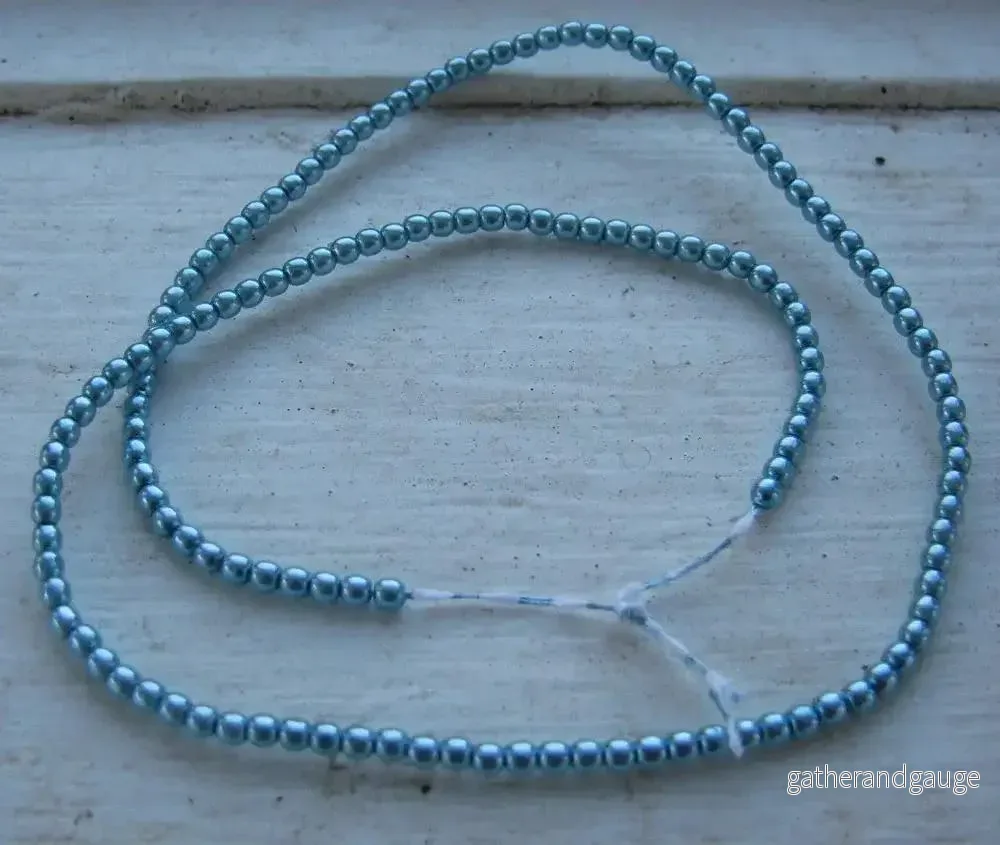 Tjeckiska Vaxade Glaspärlor - Cerulean 2mm, 1 Sträng - Bild 2