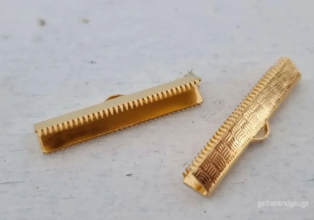 Ändfäste platta band 24k guldpläterad - Bredare modell, 29 mm, 2-pack - Bild 2