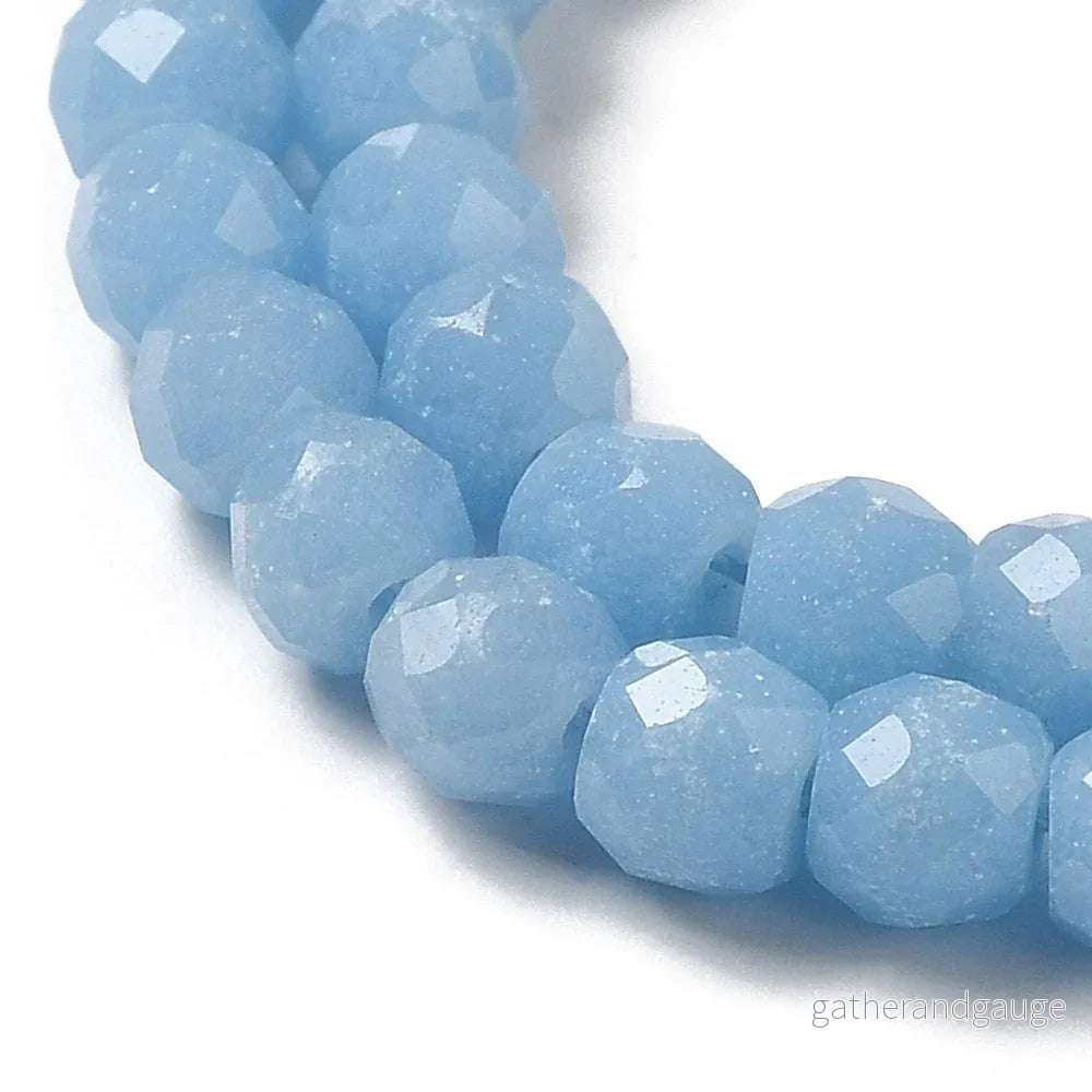 Glaspärlor Facetterade – Glow in the dark, Blå 4mm, 1 sträng