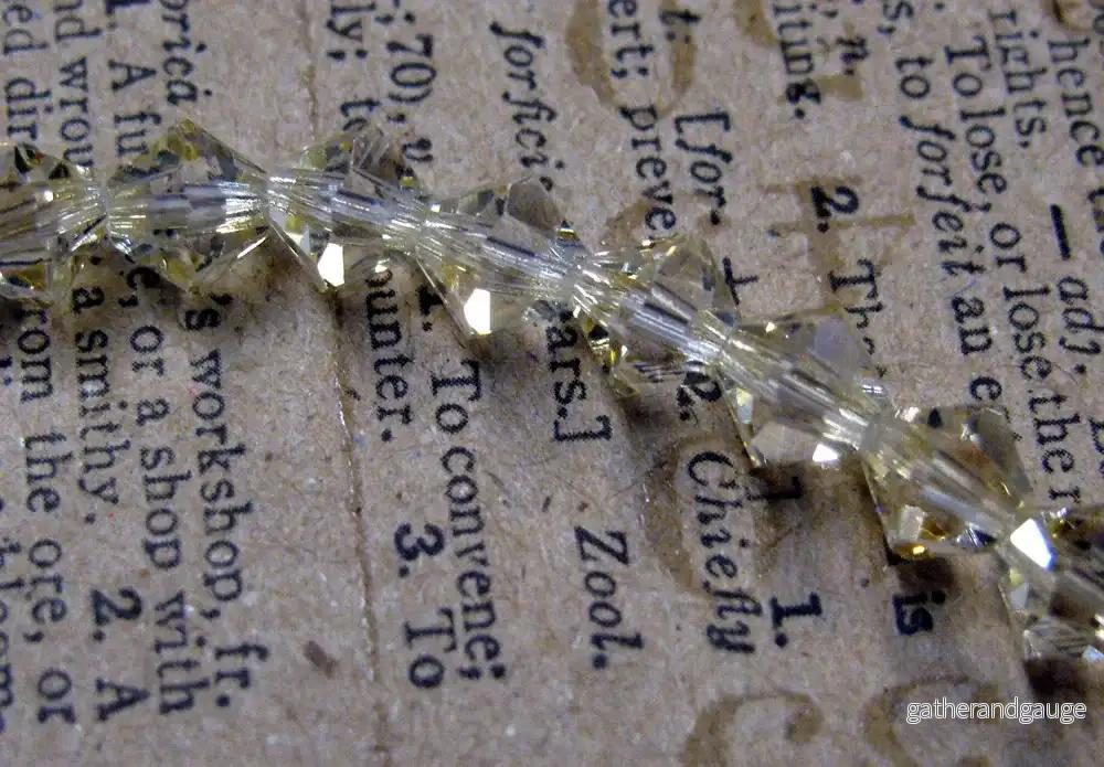 Tjeckiska MC Bicone – Crystal Blond Flare 6 mm, 1 sträng Tjeckiska MC Bicone – Crystal Blond Flare 6 mm, 1 sträng