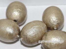 Paper Mache Beads – Grey Oval 24x18mm 1 styck Paper Mache Beads – Grey Oval 24x18mm 1 styck