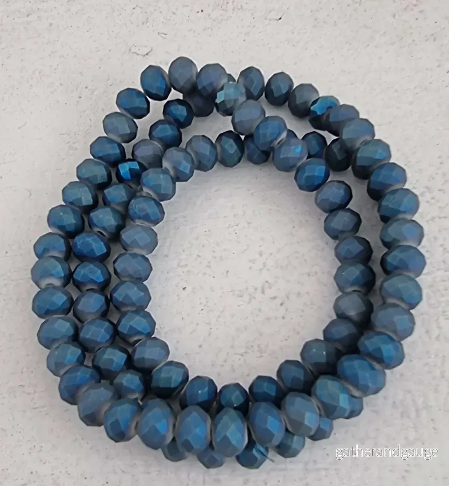 Facetterade glaspärlor – Matt blå med lyster, 6x4mm 1 sträng Facetterade glaspärlor – Matt blå med lyster, 6x4mm 1 sträng