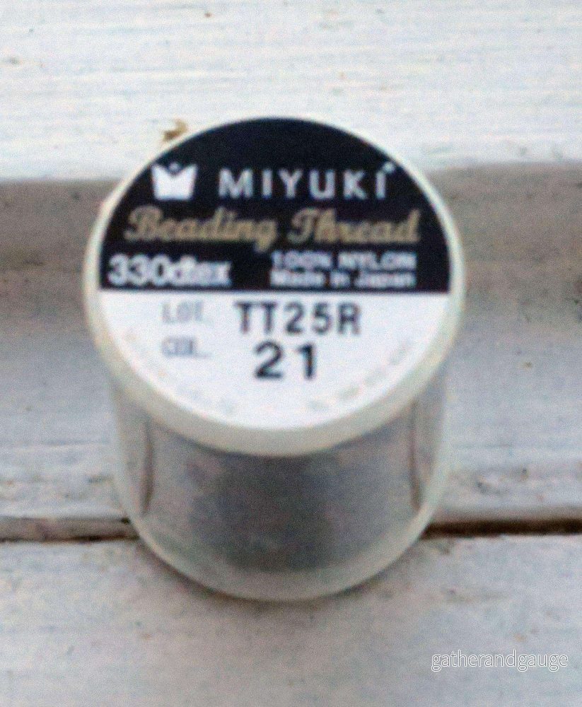Miyuki Beading thread – Medium grey, 1 Rulle Miyuki Beading thread – Medium grey, 1 Rulle
