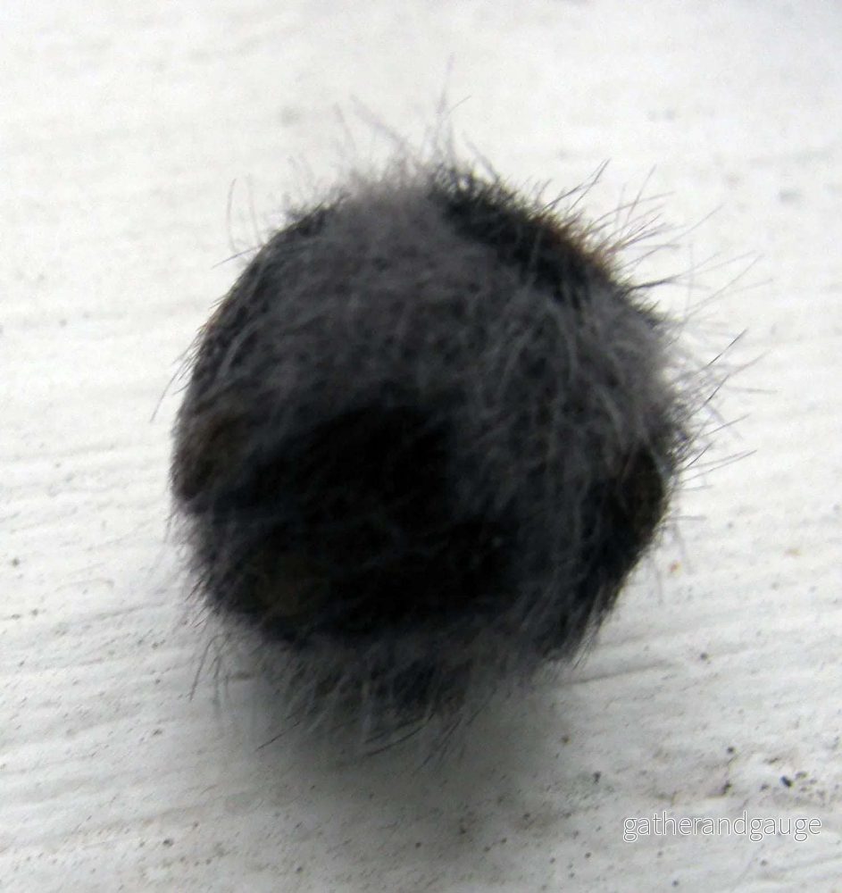 Hänge boll - Fuskpäls Leopard Grå 16mm 1 styck - Bild 2