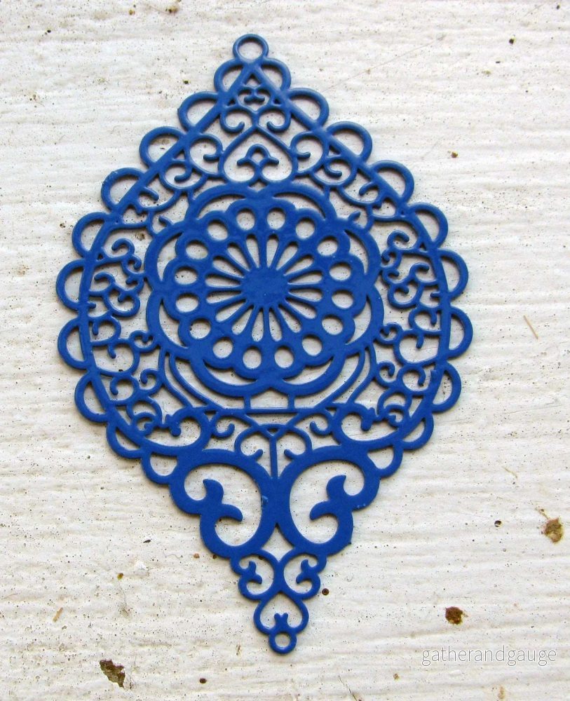 Berlock Blå – Stor Mandala droppe 38x58mm Berlock Blå – Stor Mandala droppe 38x58mm