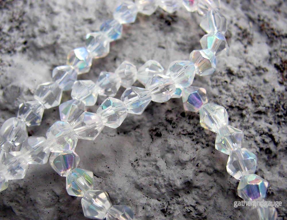 Glaspärlor Bicone - Klar med AB, 4mm, 1 sträng - Bild 2