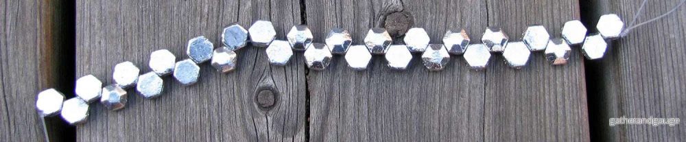 Honeycomb Jewel - Full Labrador 6mm, 1 sträng - Bild 2
