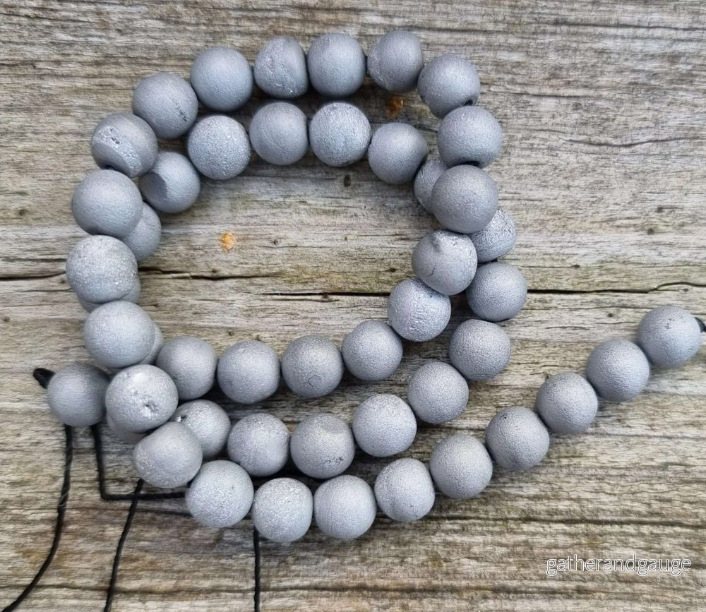 Agat Brazilian Bead – Rund matt Silver 8mm 1 sträng Agat Brazilian Bead – Rund matt Silver 8mm 1 sträng