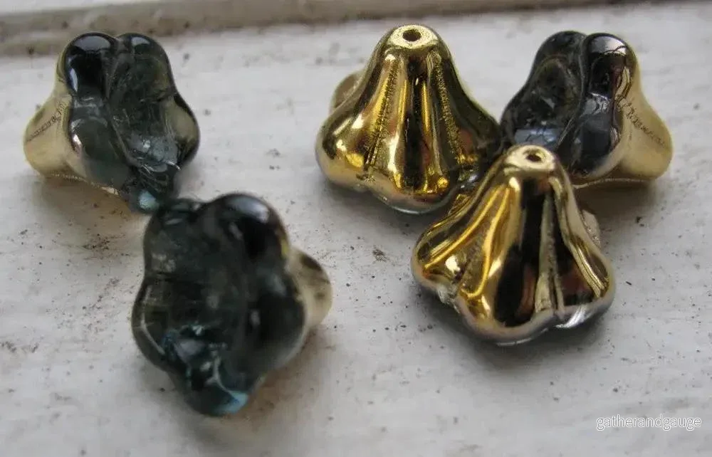 Tjeckiska änglakjolar/blommor - Crystal Aurum 11x13mm, 5-pack