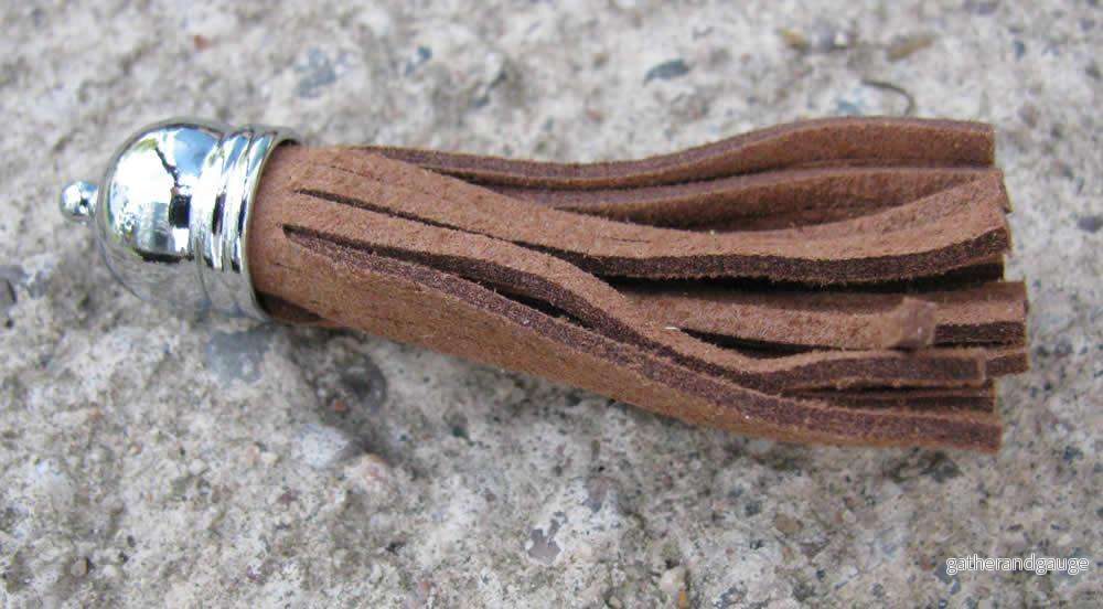 Hänge tassel - Moccaimitation, Brun 56mm, 1 pack - Bild 2