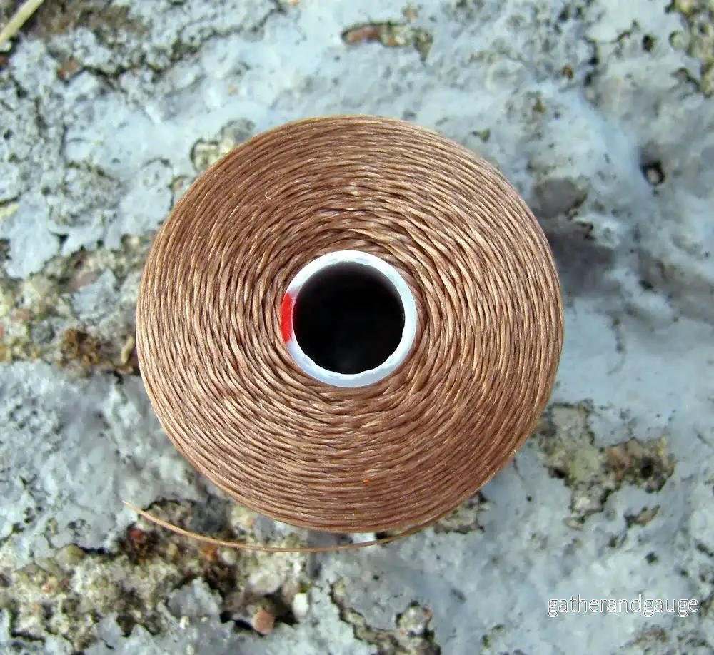 S-Lon Bead Thread – Light Copper / Ljus Koppar, Strl D 1 rulle