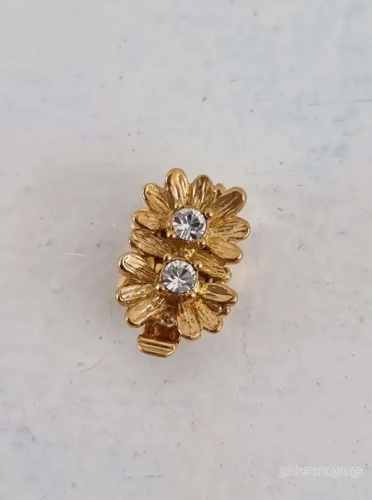 Instickslås – Flowers Guldpläterad 17x10mm 1 styck Instickslås – Flowers Guldpläterad 17x10mm 1 styck