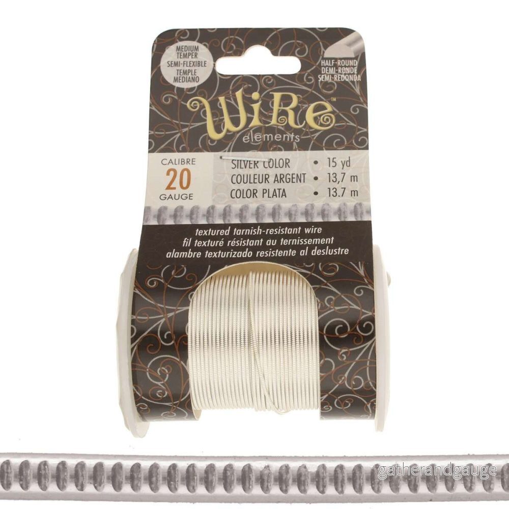 Wire Elements 20 Ga – Silverfärgad halvrund med Thread motiv Non Tarnish, 1 rulle Wire Elements 20 Ga – Silverfärgad halvrund med Thread motiv Non Tarnish, 1 rulle