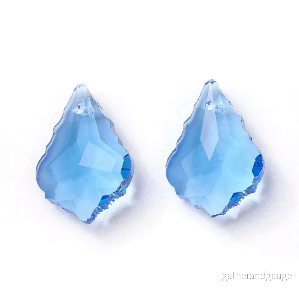 Facetterat Hänge – Leaf Pendant Cornflower Blue 22x16mm 1 styck