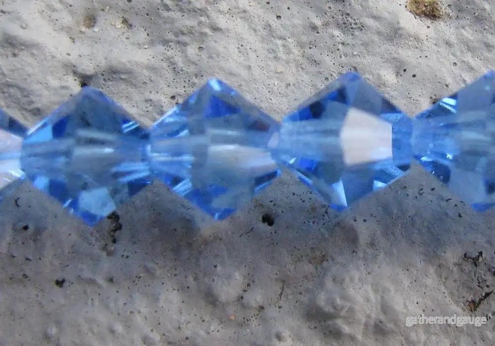 Tjeckiska MC Bicone - Sapphire 6 mm, 1 sträng