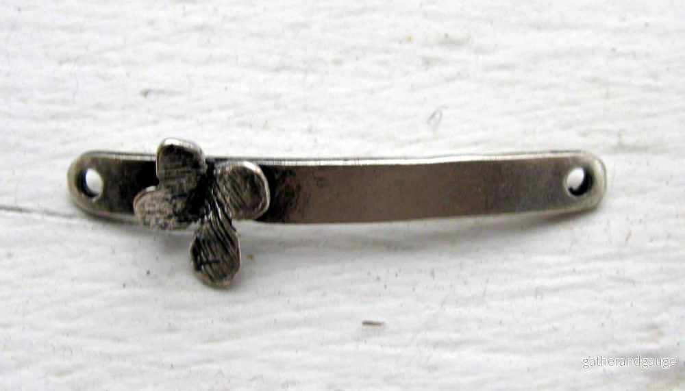 Connector Silverfärgad - Rektangel med Utsåtande Fjäril 38x5mm, 1 Styck - Bild 2