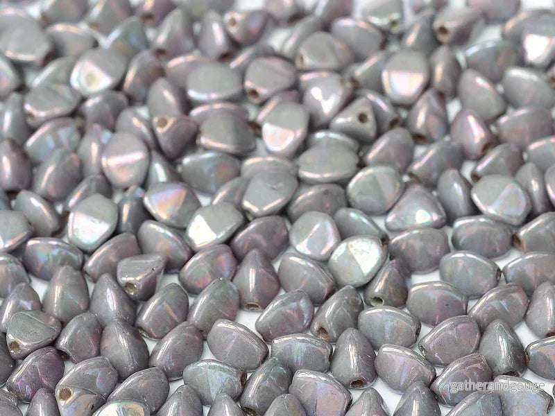 Pinch Bead - Chalk White Iris 5mm, 10 gram