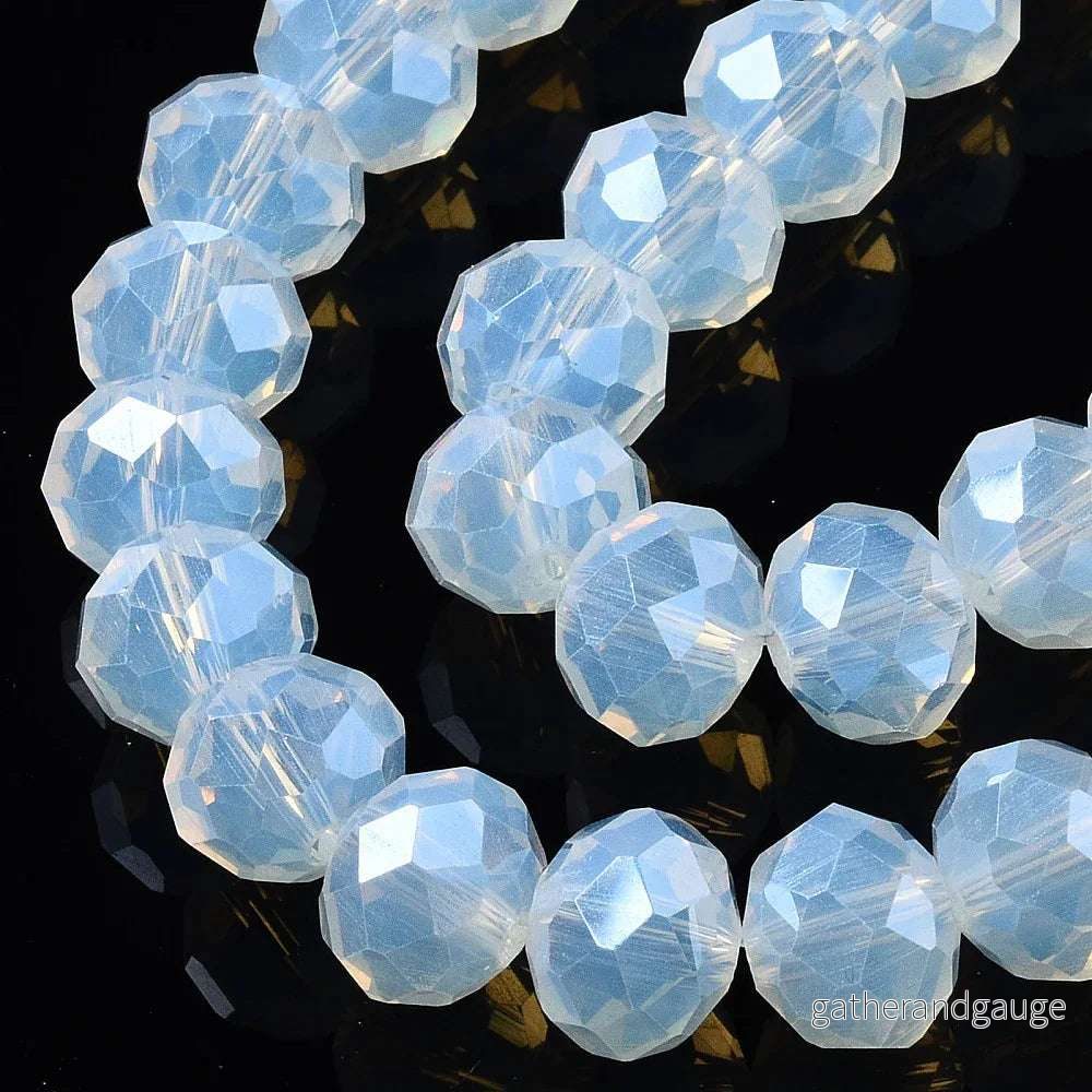 Facetterade glaspärlor - Halvopak vit 2x1,5mm, 1 sträng - Bild 2