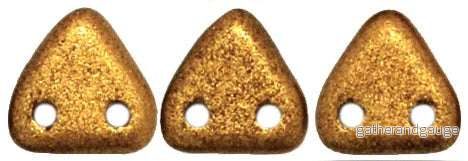 CzechMates Triangle Beads - Två hål Matte Metallic Goldenrod 6mm, 10 gram