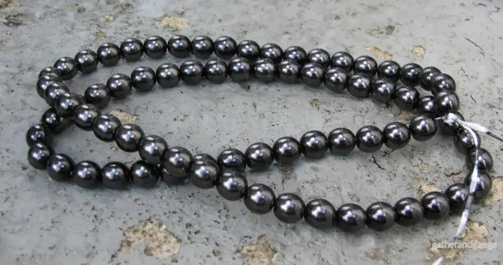 Tjeckiska Vaxade Glaspärlor – Black 6mm, 1 sträng