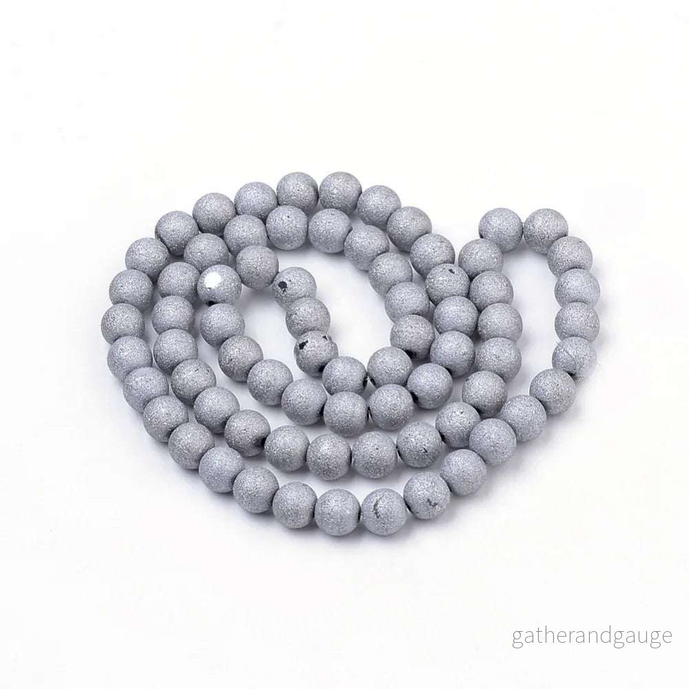 Glaspärlor Rund – Frostad silverfärgad, 8mm 1 sträng Glaspärlor Rund – Frostad silverfärgad, 8mm 1 sträng