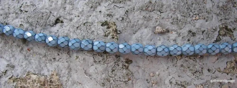 Tjeckiska Firepolish - Snake Placid Blue 6mm, 1 sträng - Bild 2