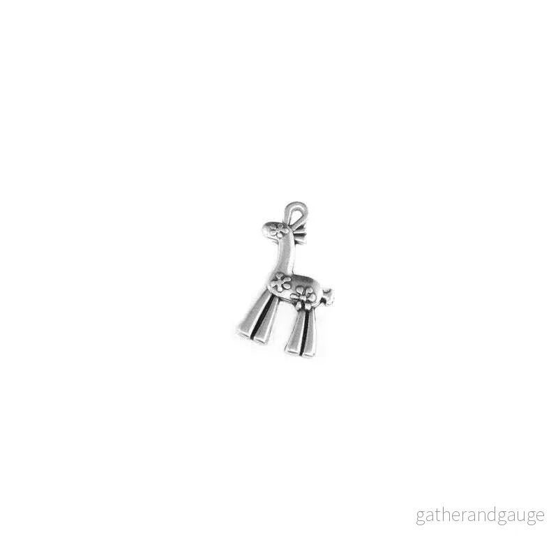 Berlock Silverpläterad – Giraff med blommor 18x27mm 1 styck Berlock Silverpläterad – Giraff med blommor 18x27mm 1 styck