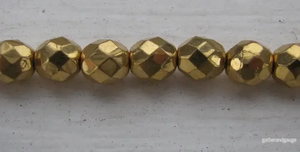 Tjeckiska Firepolish - Bright Gold 8mm, 1 sträng