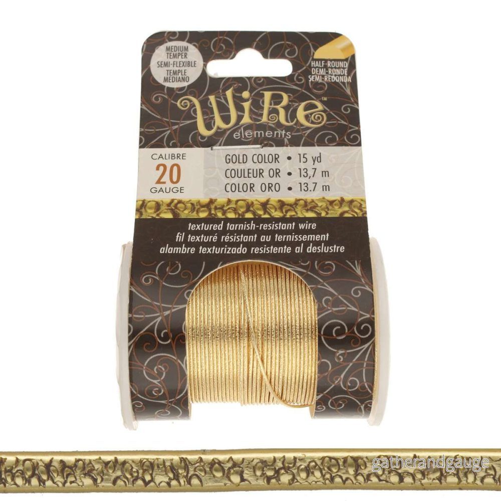 Wire Elements 20 Ga – Guldfärgad halvrund med texture motiv Non Tarnish, 1 rulle Wire Elements 20 Ga – Guldfärgad halvrund med texture motiv Non Tarnish, 1 rulle