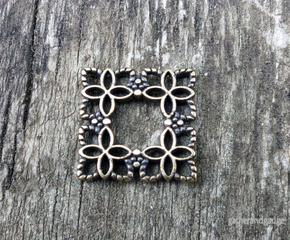 Connector Bronsfärgad - Fyrkant med Blommor 16mm 1 styck