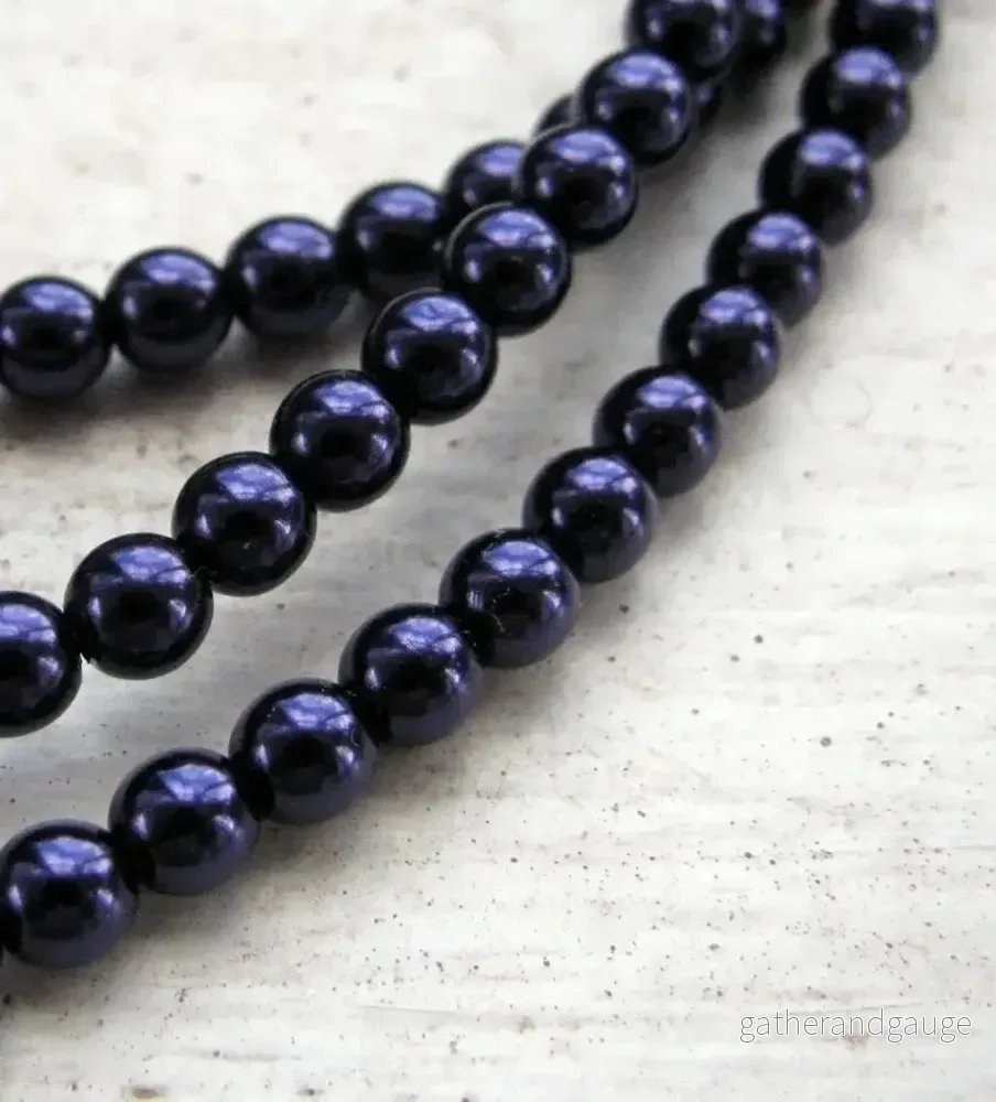 Tjeckiska vaxade glaspärlor - Purple 4mm, 1 sträng - Bild 2