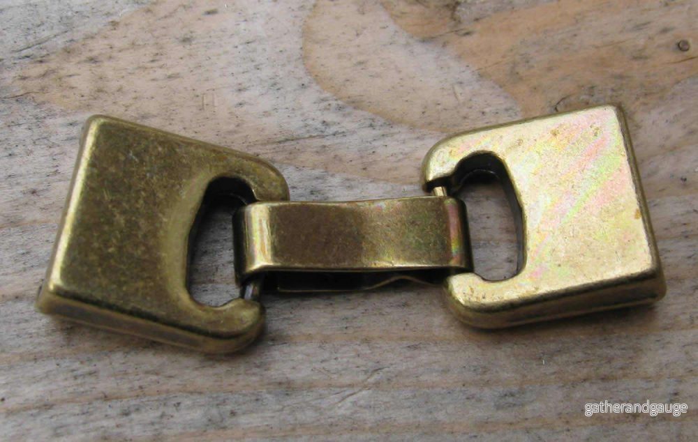Lås bronsfärgat - Haklås för platta breda band 10x2,5mm, 1 set