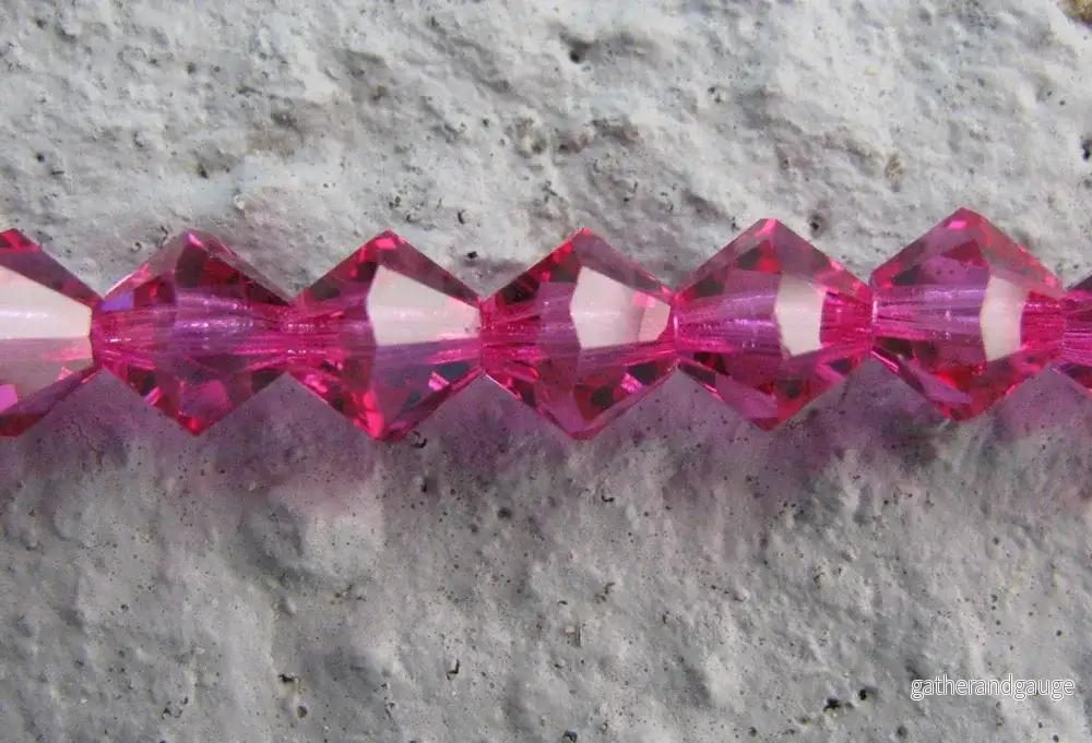 Tjeckiska MC Bicone - Fuchsia 6 mm, 18- pack