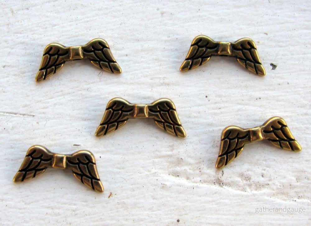 Mellandel Bronsfärgade – Änglavingar 19×8,5mm – 5-pack Mellandel Bronsfärgade – Änglavingar 19×8,5mm – 5-pack