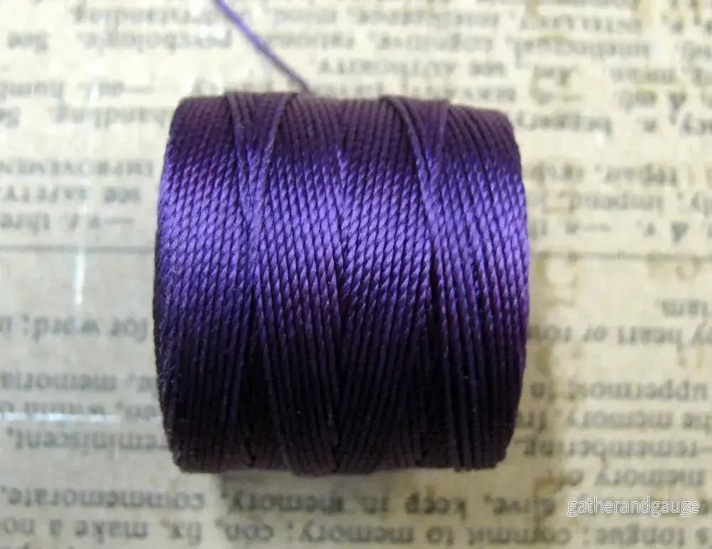 S- Lon bead cord - Plum, 1 rulle - Bild 2