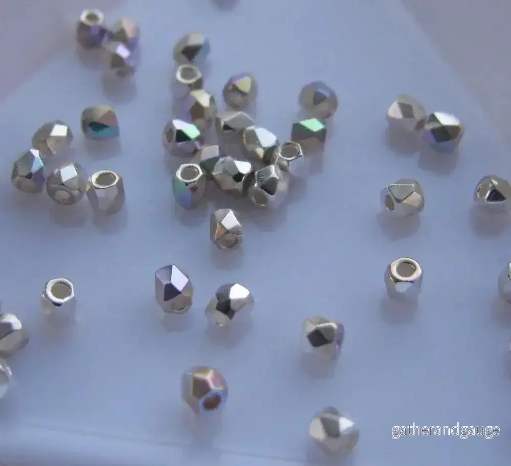 Tjeckiska Firepolish - Crystal Silver Plt AB, True 2 mm, 50 stycken - Bild 2