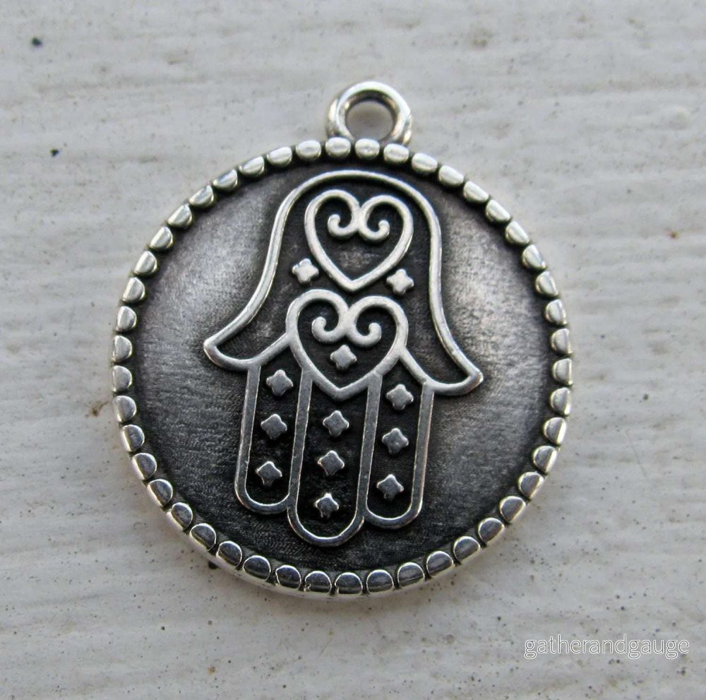 Berlock Silverfärgad - Rund med Hamsa 20mm 1 styck