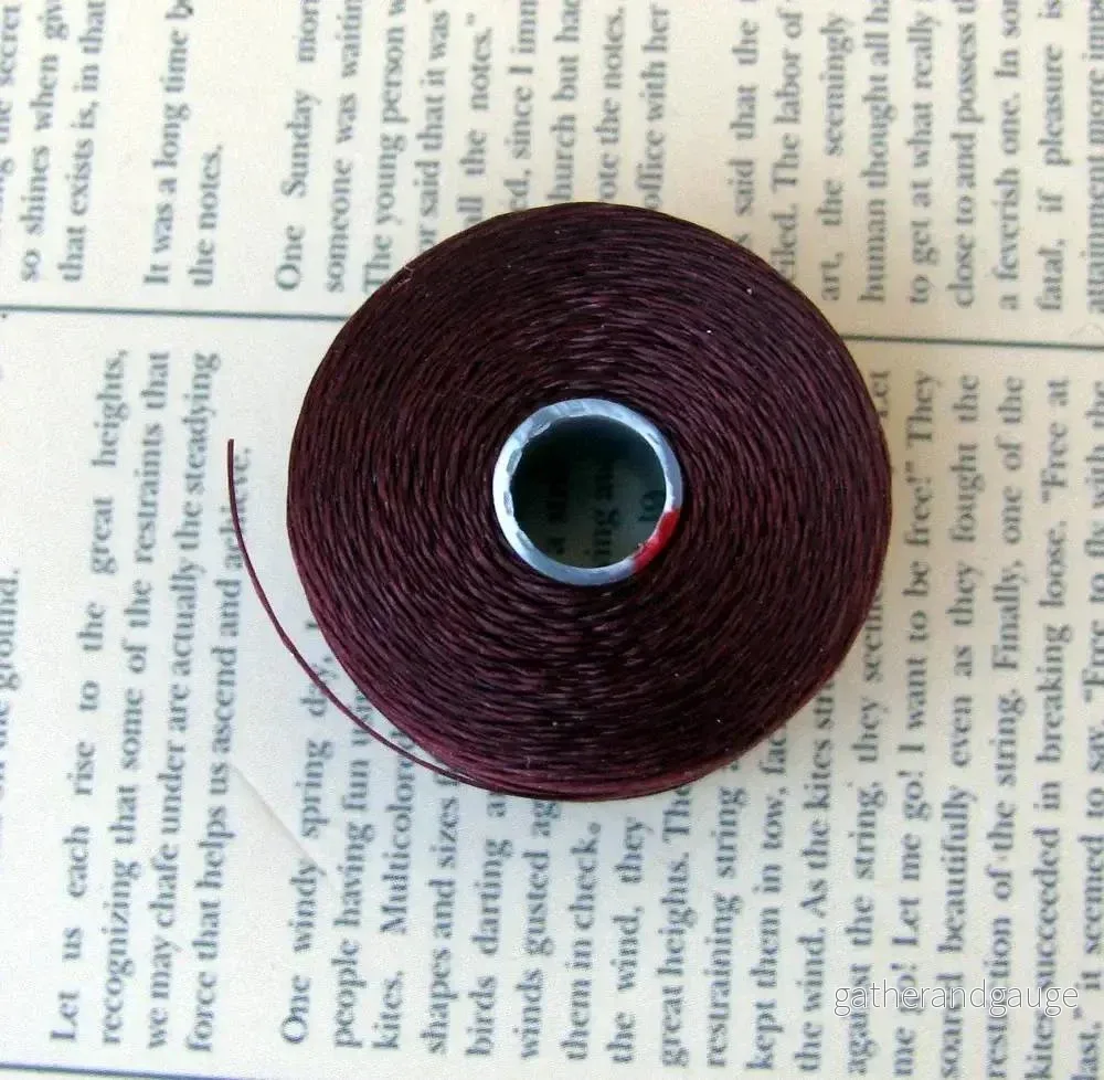 S-Lon Bead Thread – Burgundy, Strl D, 1 Rulle S-Lon Bead Thread – Burgundy, Strl D, 1 Rulle