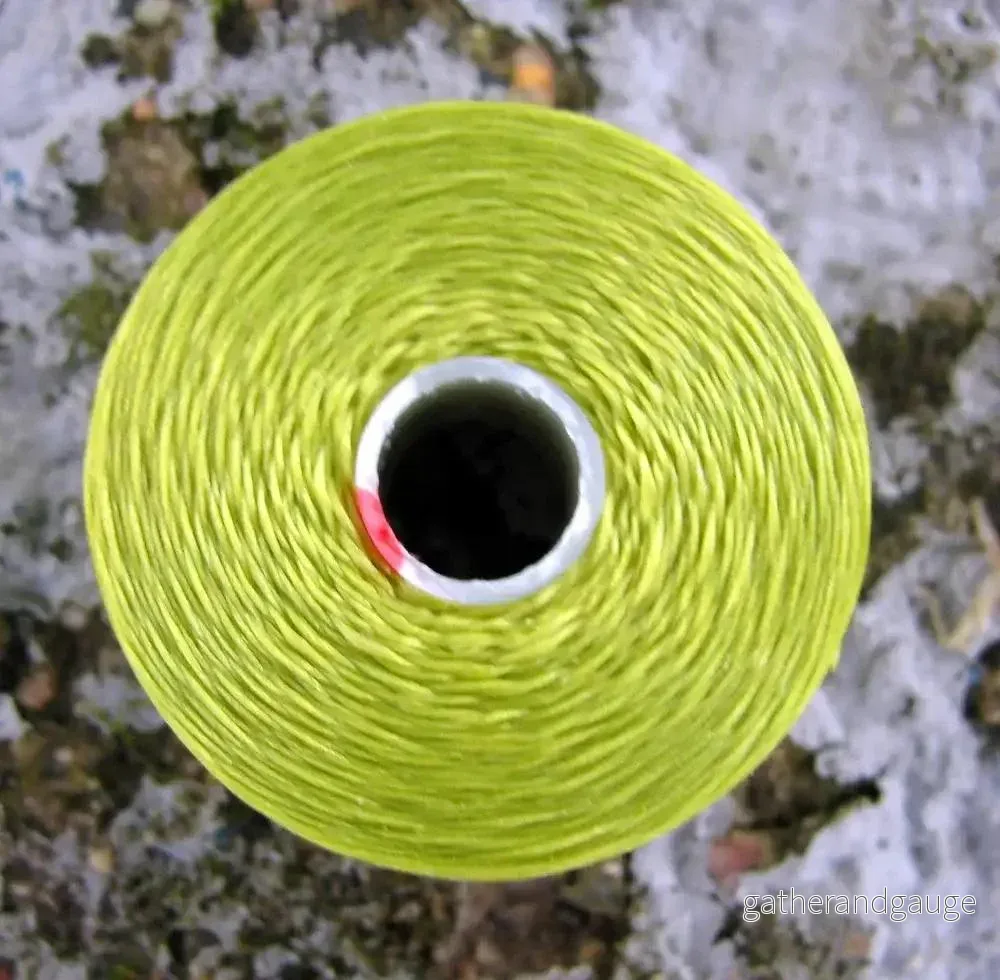 S-Lon bead thread – Chartruese, strl D, 1 rulle S-Lon bead thread – Chartruese, strl D, 1 rulle