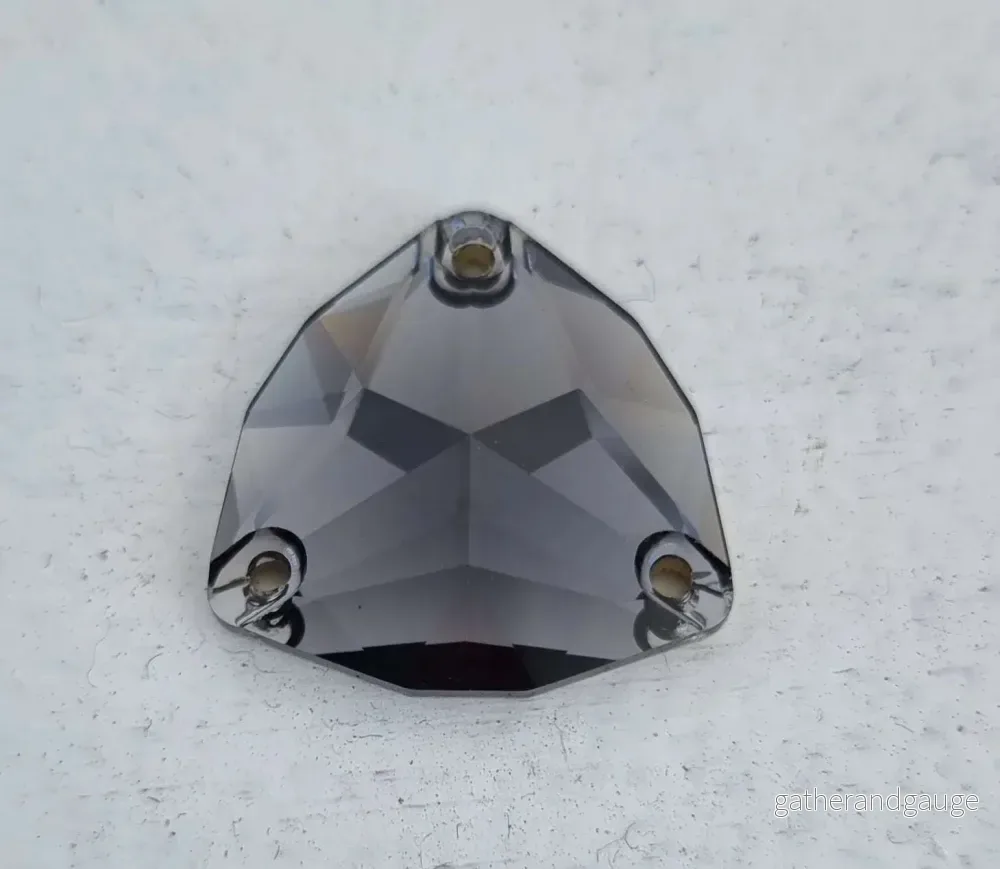 Swarovski Crystals Trilliant Sew-on Stone (3272) – Graphite 20 mm, 1 styck