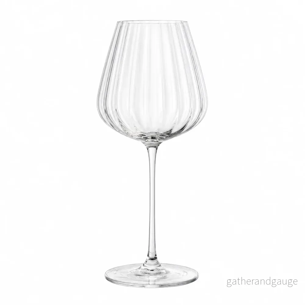 Stort ribbat rödvinsglas