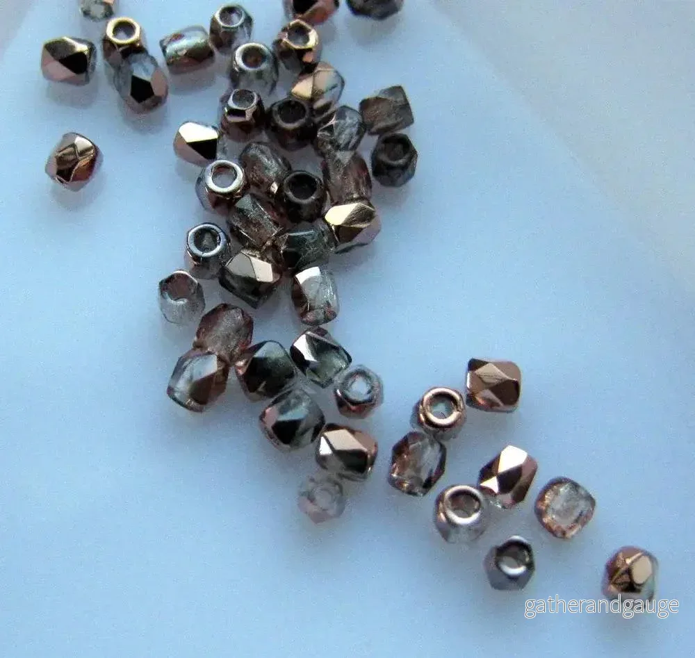 Tjeckiska Firepolish - Crystal Capri Gold, True 2 mm, 2 gram - Bild 3